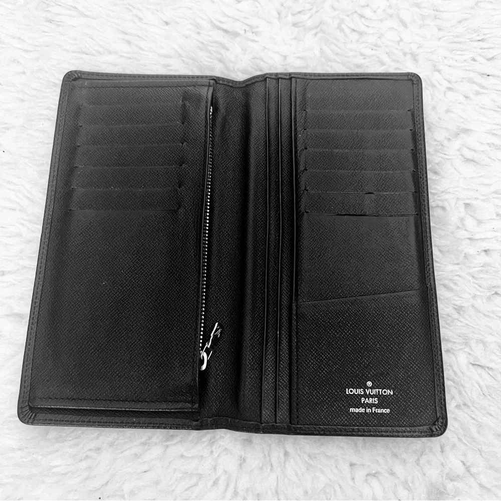 Louis Vuitton Portefeuille Taiga M32572 Black Leather SP4182 Unisex Long Wallet